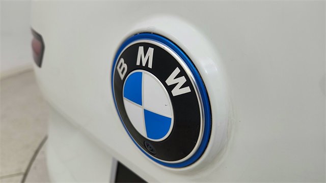 Used 2022 BMW iX xDrive50 w/ Premium Package image 16