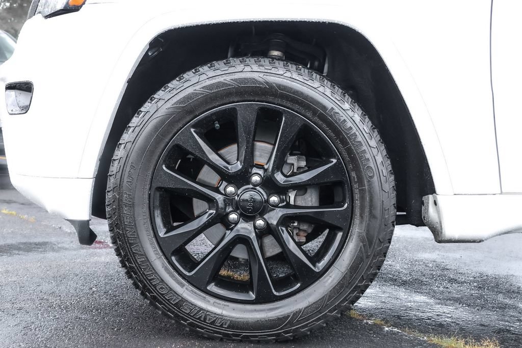 Used 2019 Jeep Grand Cherokee Altitude AWD/4WD image 17