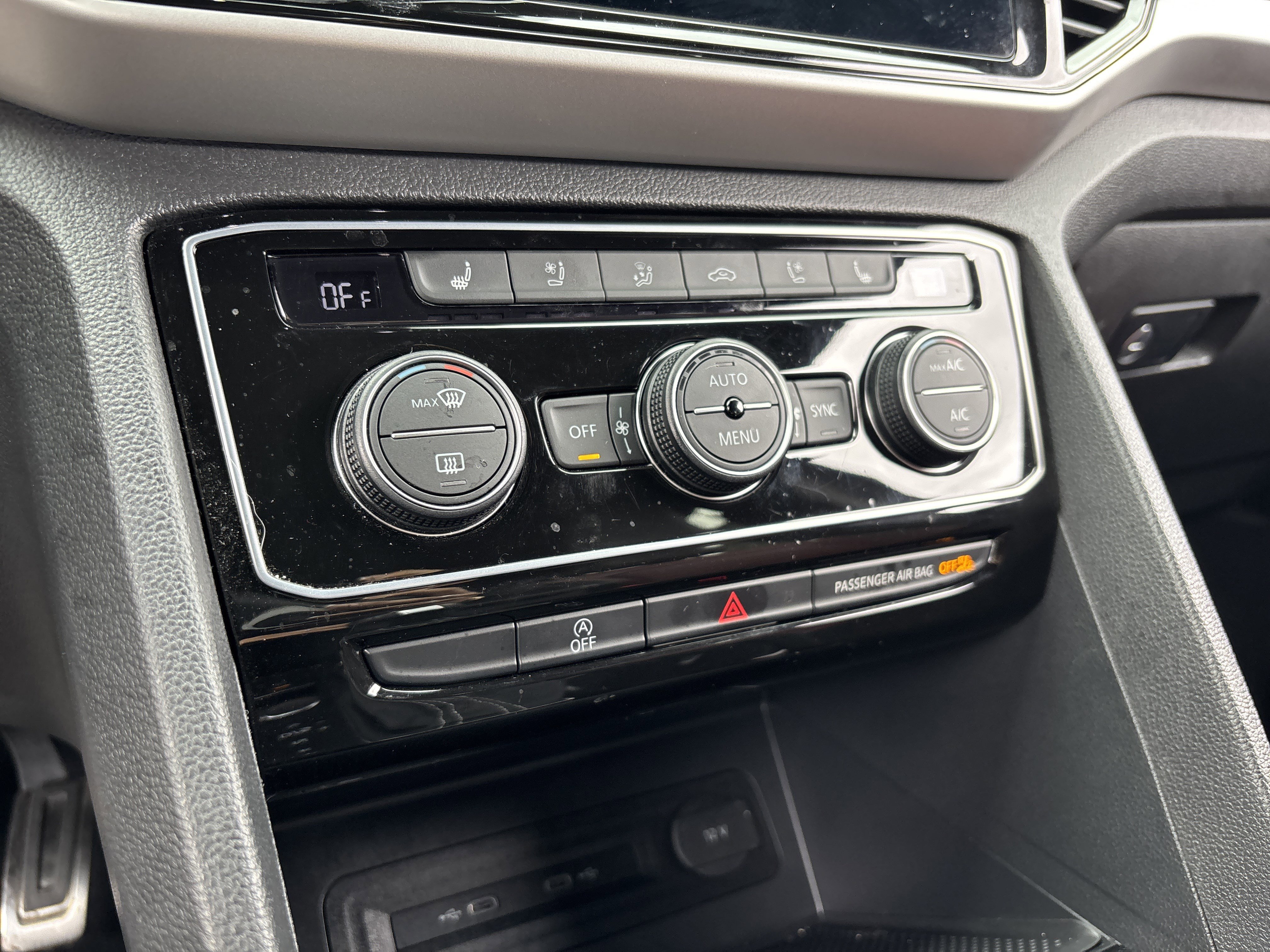 Used 2023 Volkswagen Atlas Cross Sport SEL Premium R-Line image 23