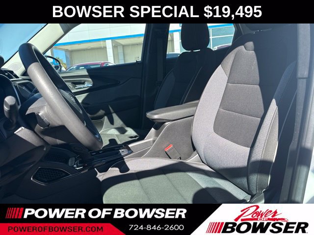 Used 2022 Chevrolet TrailBlazer LS FWD image 2
