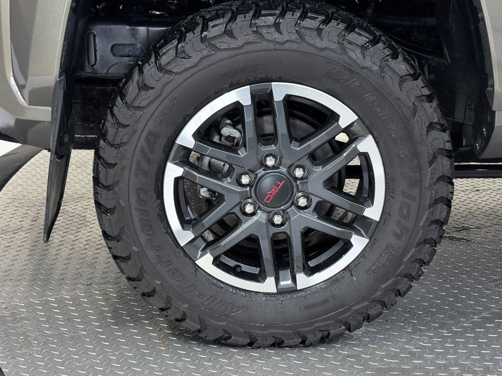Used 2024 Toyota Tacoma TRD Sport image 15