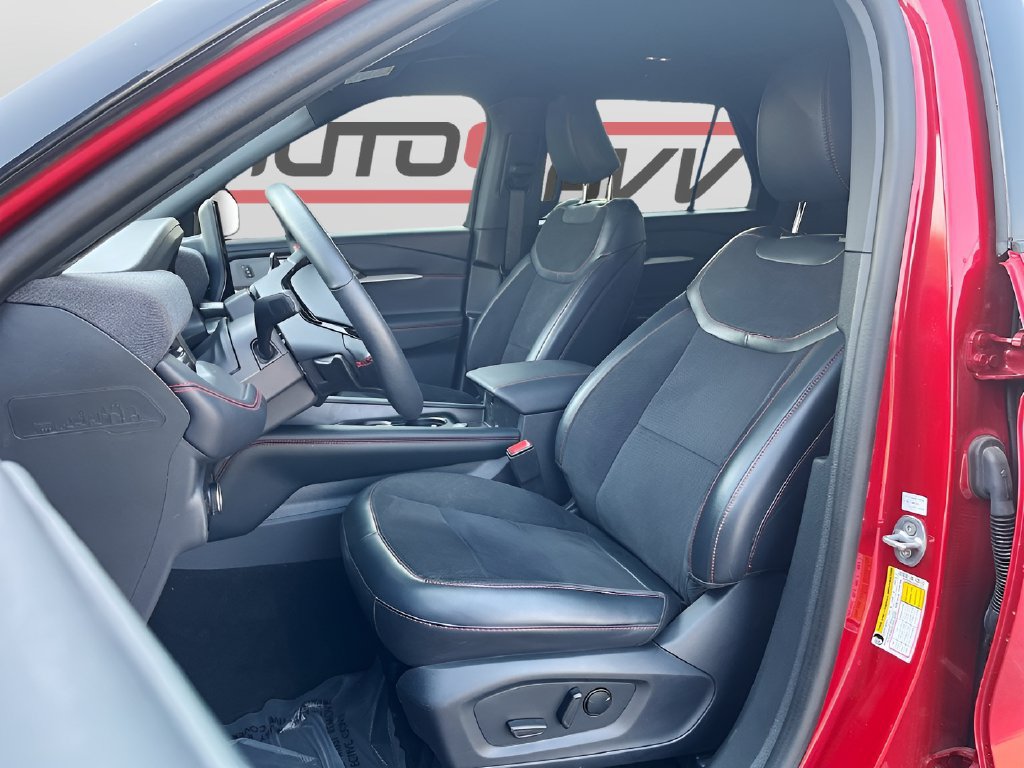 Used 2025 Ford Explorer ST AWD/4WD image 22