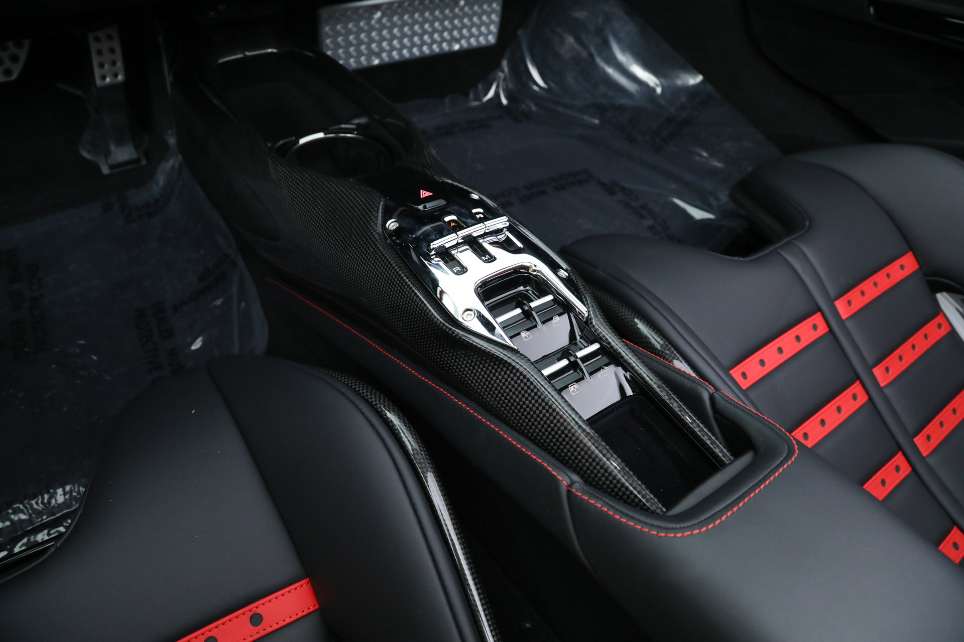 Used 2025 Ferrari SF90 Spider image 33