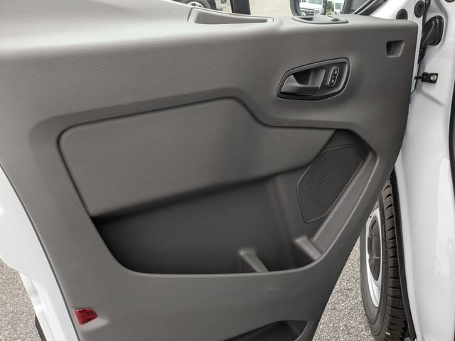 New 2026 Ford Transit 250 148 Medium Roof RWD image 9