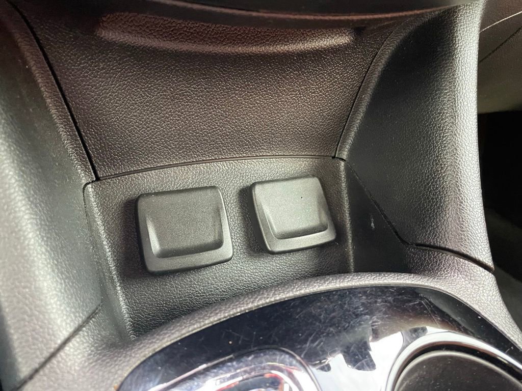 Used 2017 Chevrolet Cruze Premier image 19