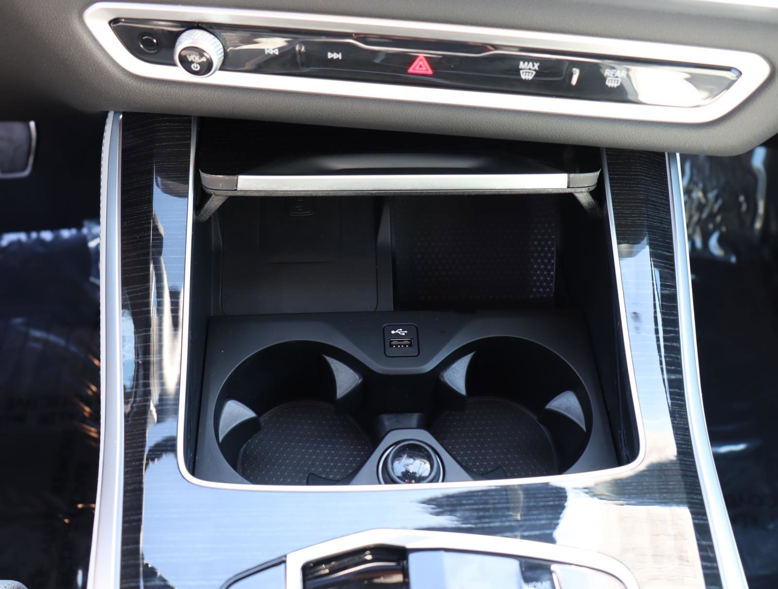 Used 2025 BMW X5 xDrive50e w/ M Sport Package image 26