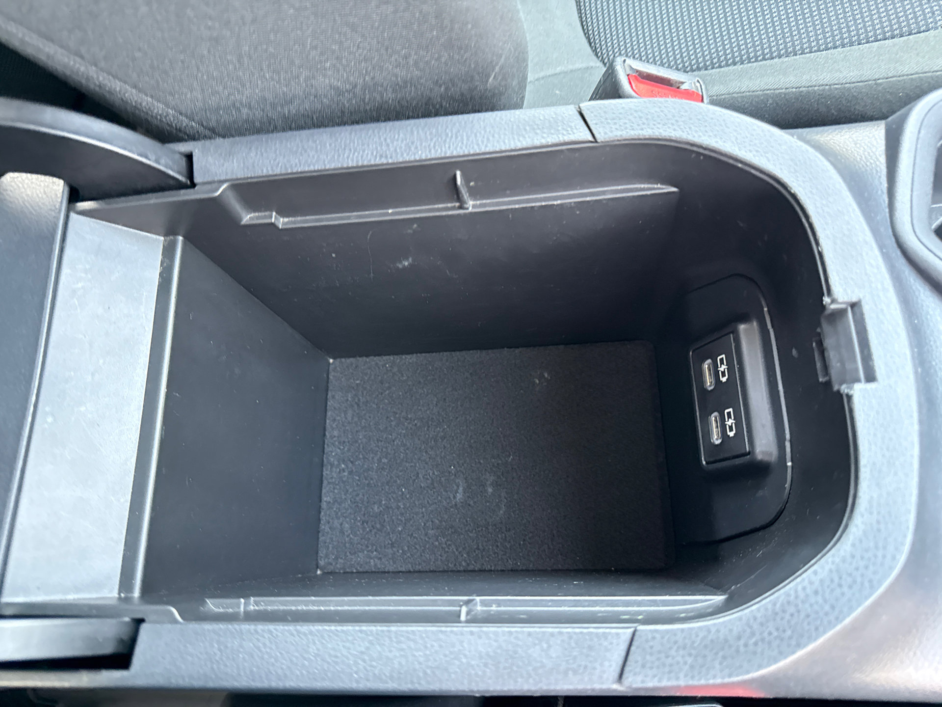 Used 2022 Toyota RAV4 LE image 14