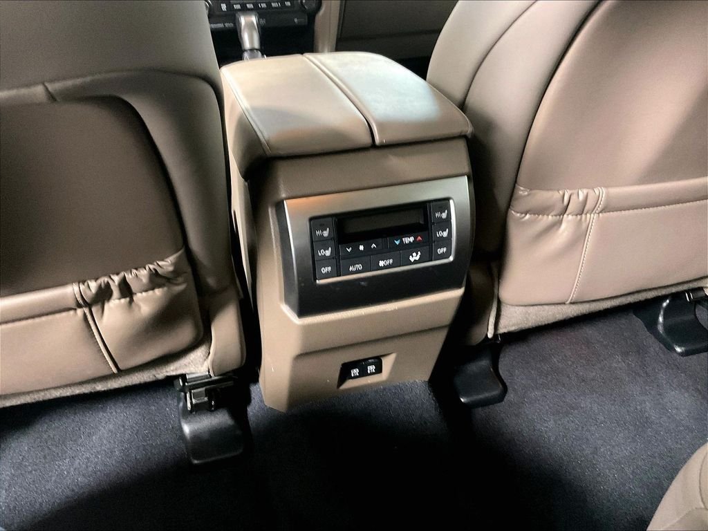 Used 2022 Lexus GX 460 Premium w/ Accessory Package AWD/4WD image 29