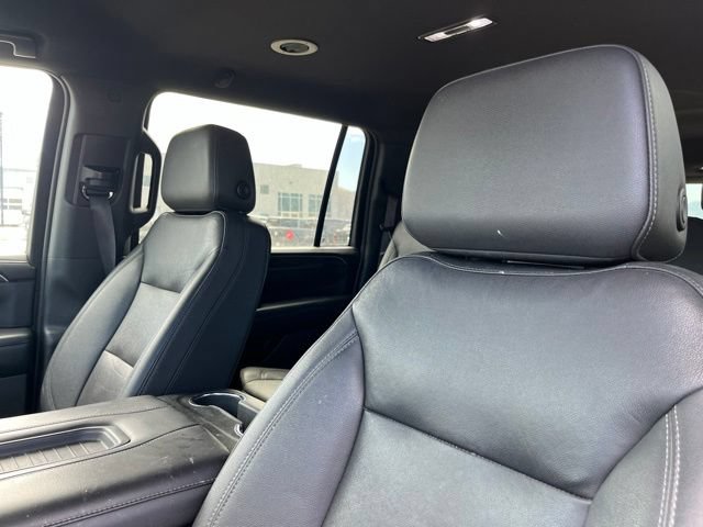 Used 2022 Chevrolet Suburban Z71 w/ Luxury Package AWD/4WD image 13