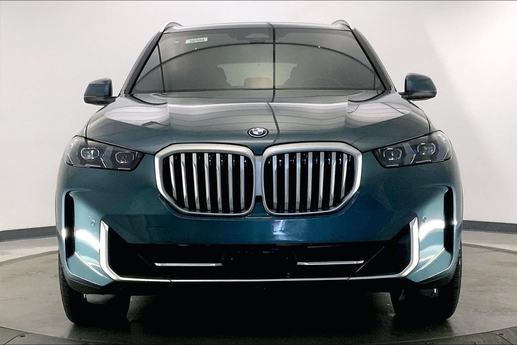 Certified 2026 BMW X5 xDrive50e w/ Climate Comfort Package AWD/4WD image 2