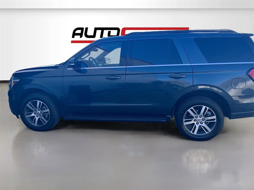 Used 2023 Ford Expedition XLT image 4