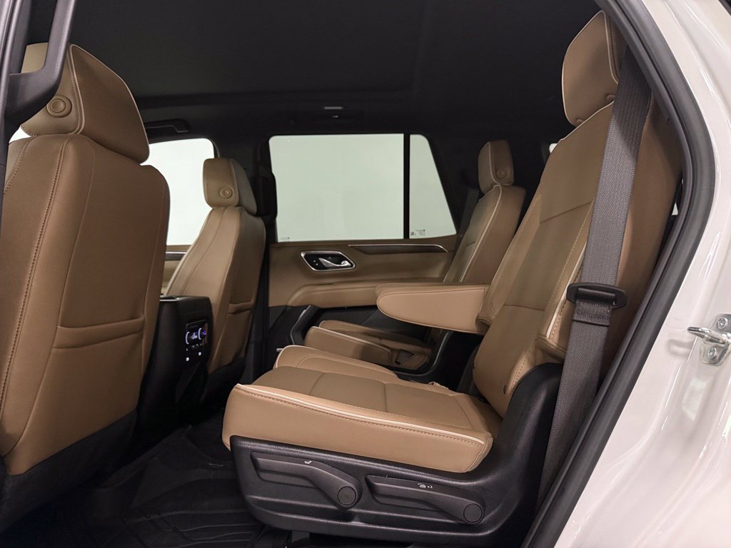 Used 2024 Chevrolet Tahoe Premier w/ Premium Package AWD/4WD image 10