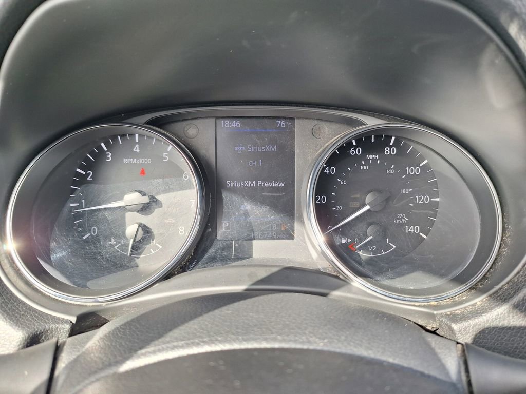 Used 2018 Nissan Rogue SV image 14