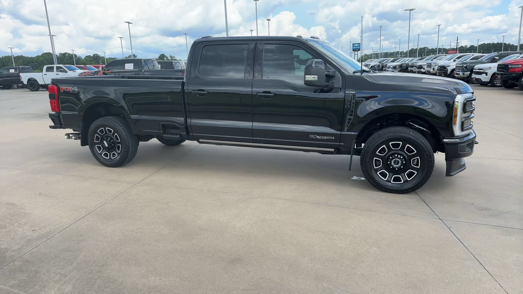 Used 2025 Ford F250 Platinum AWD/4WD image 2