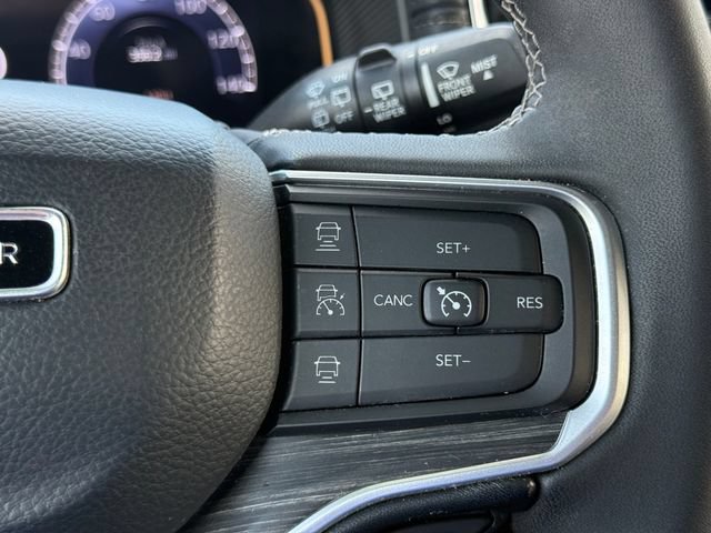 Used 2024 Jeep Wagoneer Series II w/ Flexible Seating Group RWD image 24