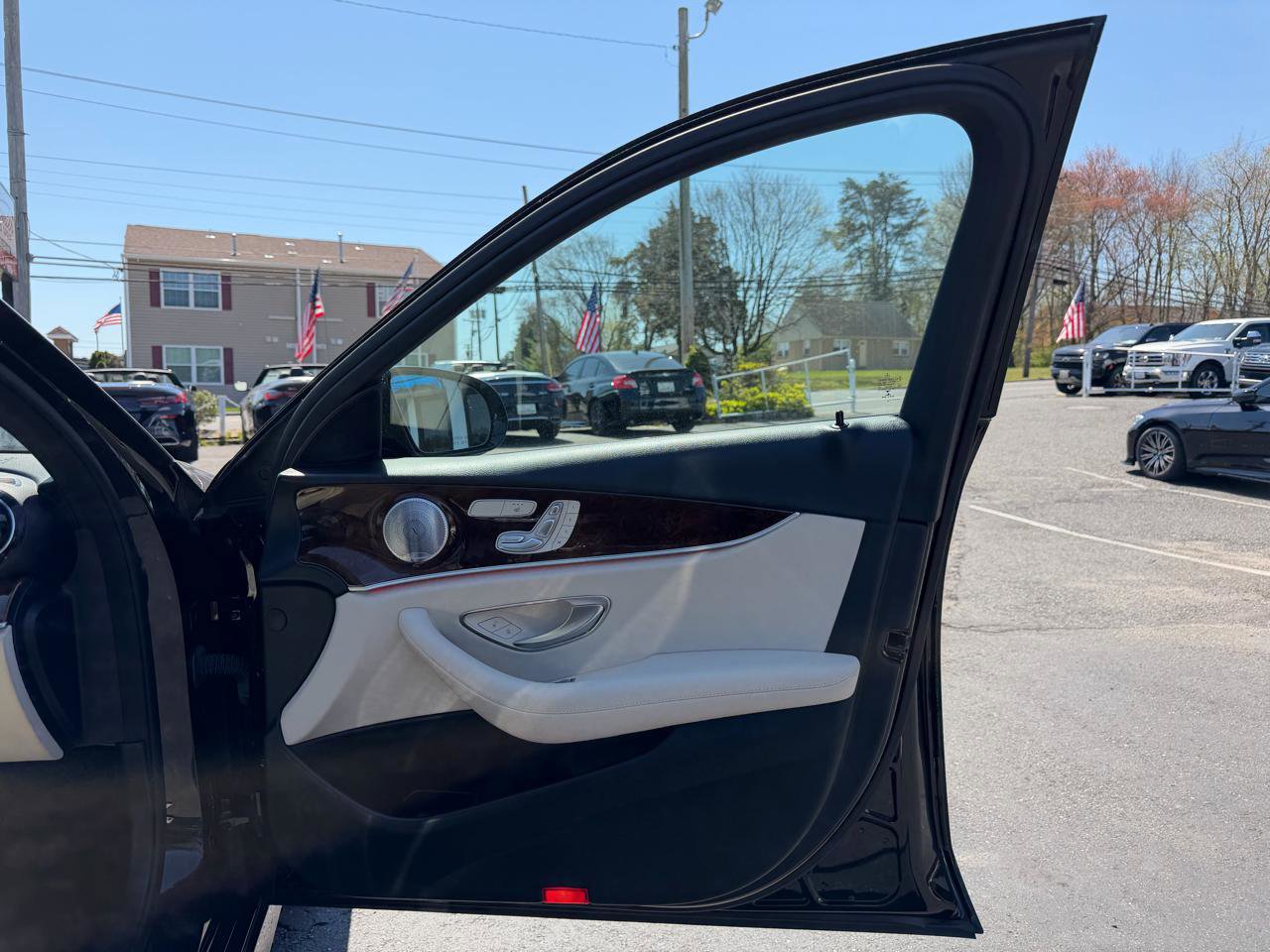 Used 2019 Mercedes-Benz E 300 4MATIC image 21