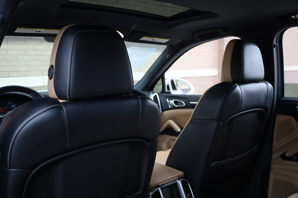 Used 2016 Porsche Cayenne image 18