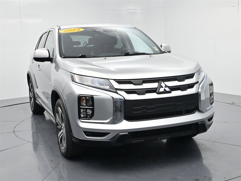 Used 2024 Mitsubishi Outlander Sport ES image 2