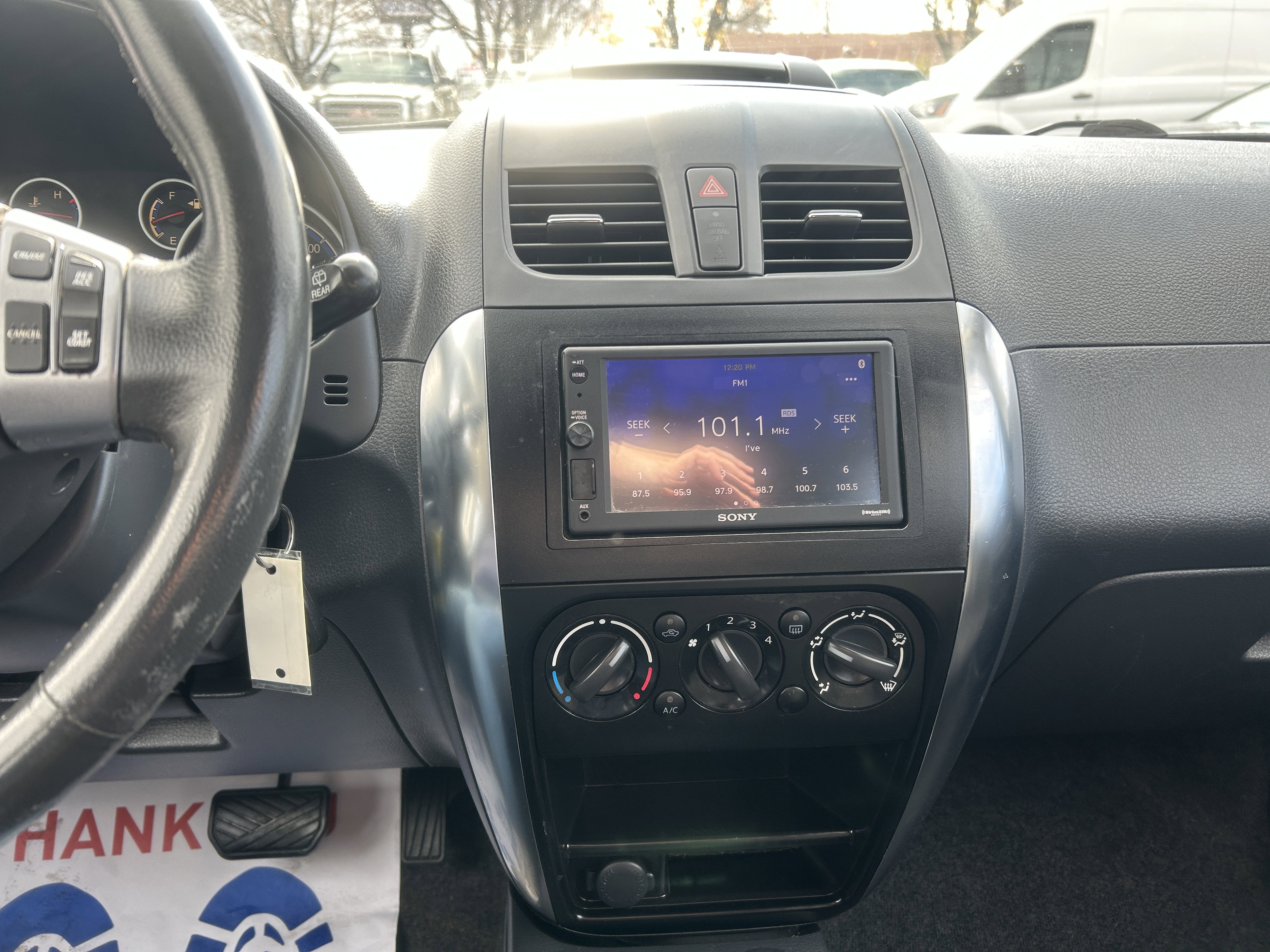 Used 2011 Suzuki SX4 AWD Hatchback image 17