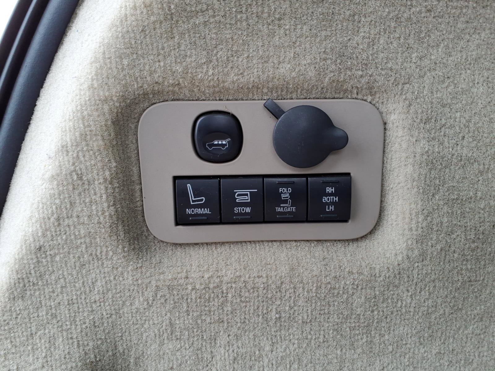 Used 2012 Lincoln MKT AWD image 13