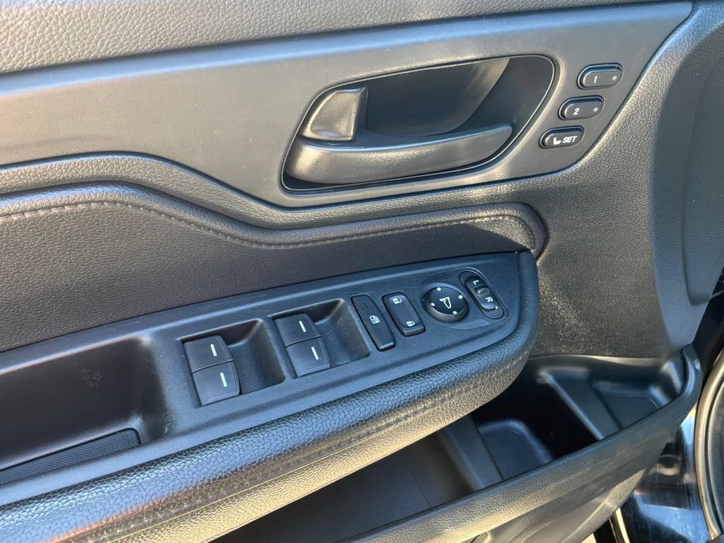 Used 2023 Honda Odyssey Sport image 12
