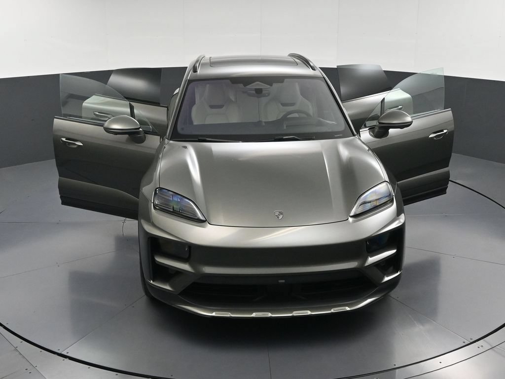 Certified 2025 Porsche Macan Turbo Electric AWD/4WD image 36