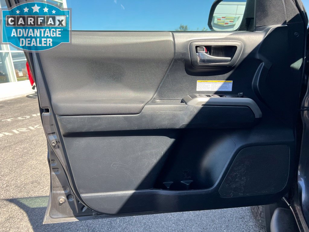 Used 2019 Toyota Tacoma TRD Off-Road w/ Exterior Package AWD/4WD image 9