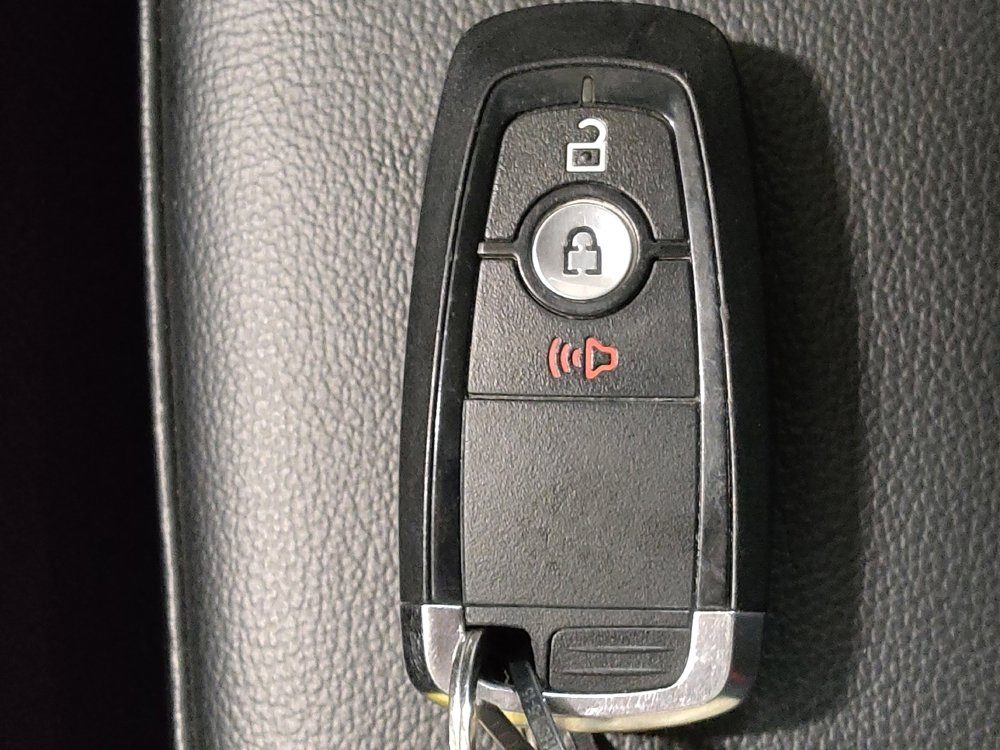 Used 2024 Ford Edge SEL image 32