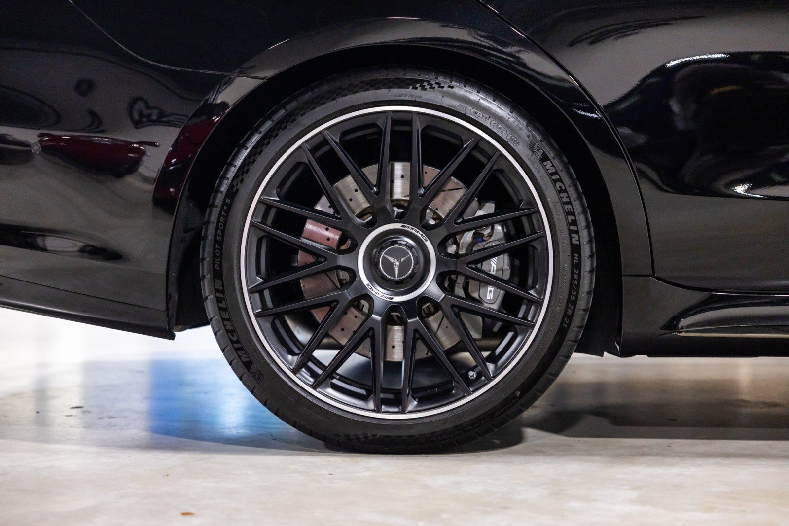Used 2024 Mercedes-Benz S 63 AMG S w/ AMG Night Package image 25