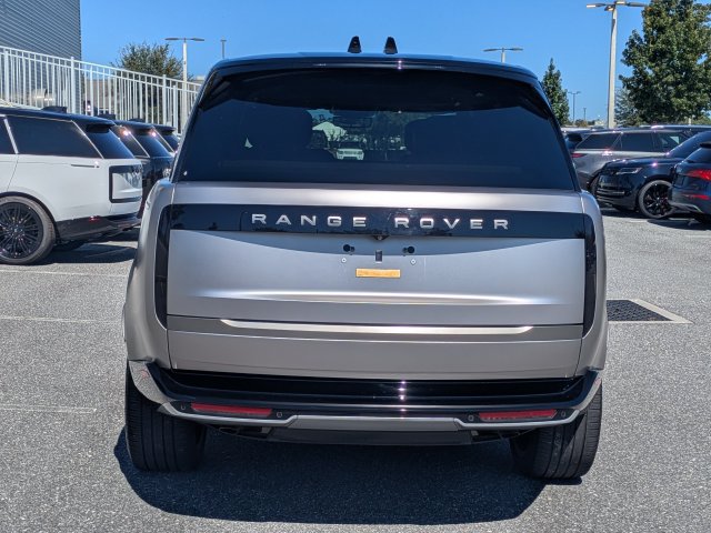 Used 2025 Land Rover Range Rover Long Wheelbase Autobiography AWD/4WD image 9
