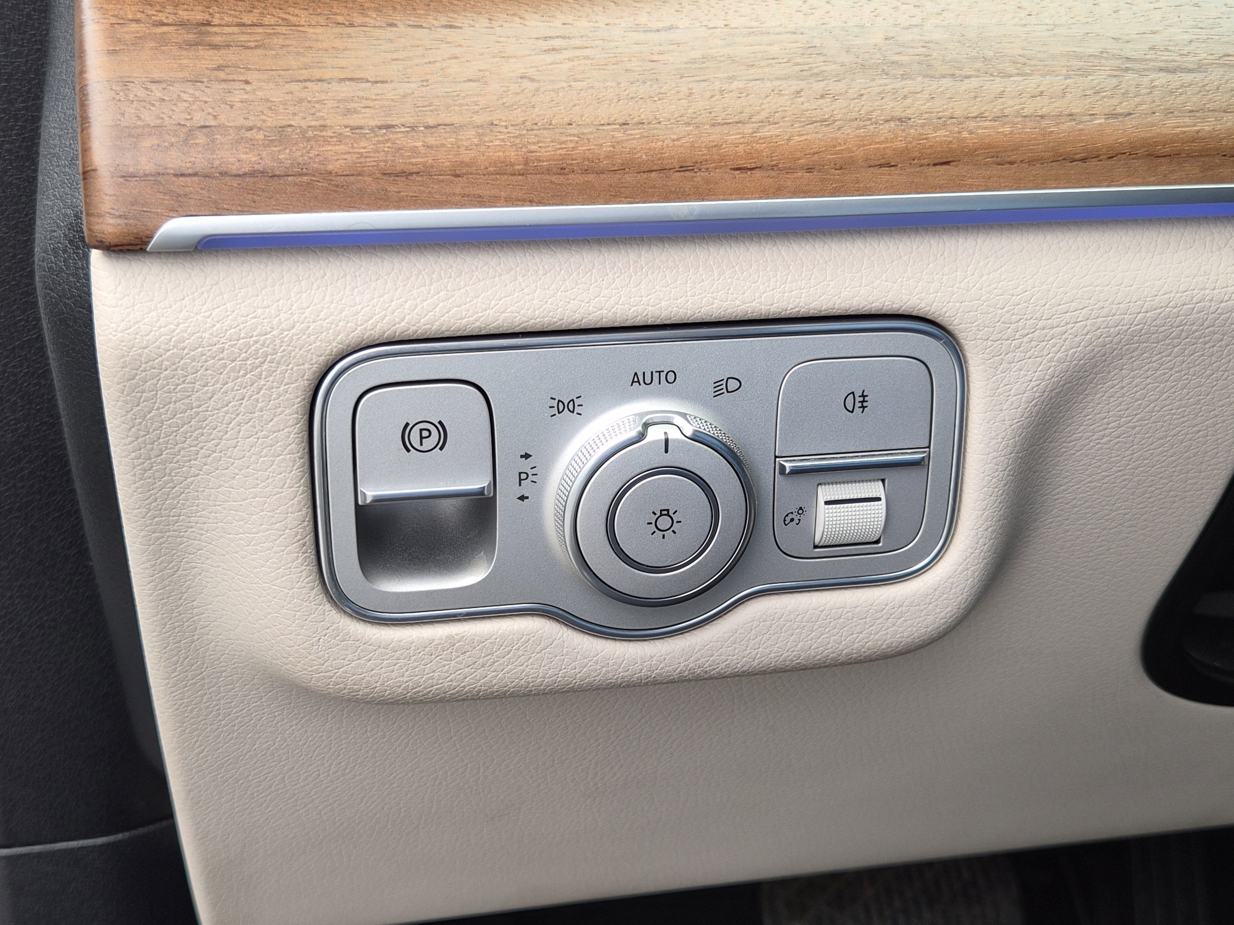 Used 2022 Mercedes-Benz GLE 350 w/ Premium Package image 22