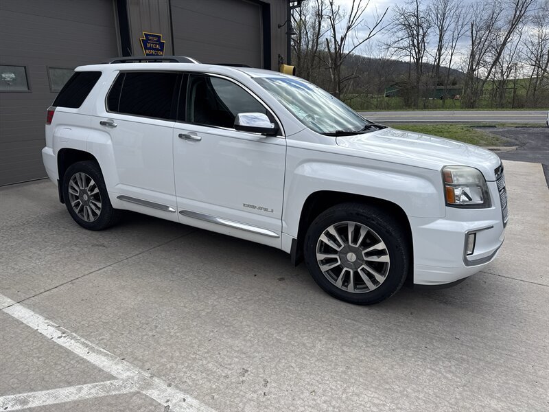 Used 2017 GMC Terrain Denali AWD/4WD image 2