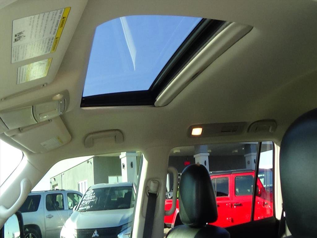 Used 2022 Nissan Armada SL w/ Captain's Chairs Package image 22