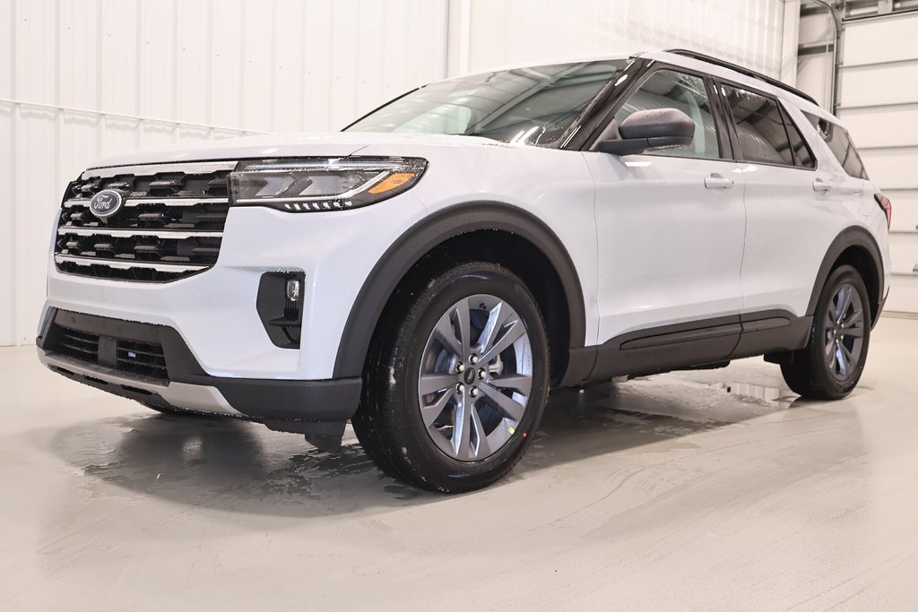 New 2026 Ford Explorer Active w/ Active Comfort Package AWD/4WD image 5