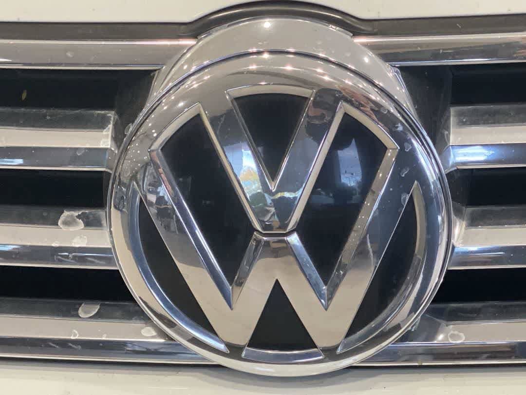 Used 2016 Volkswagen Touareg Sport AWD/4WD image 10
