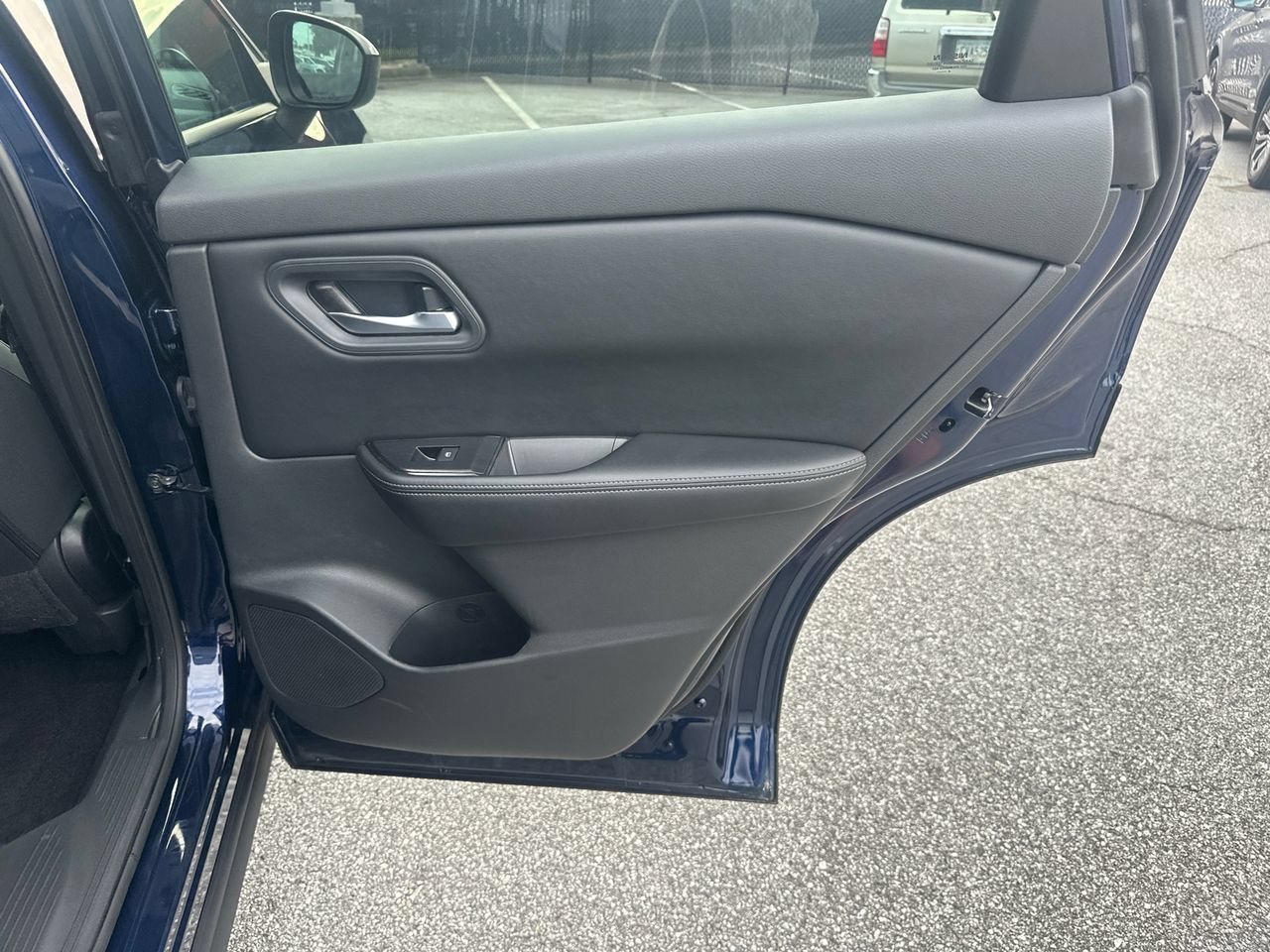 Used 2025 Nissan Rogue SV AWD/4WD image 18