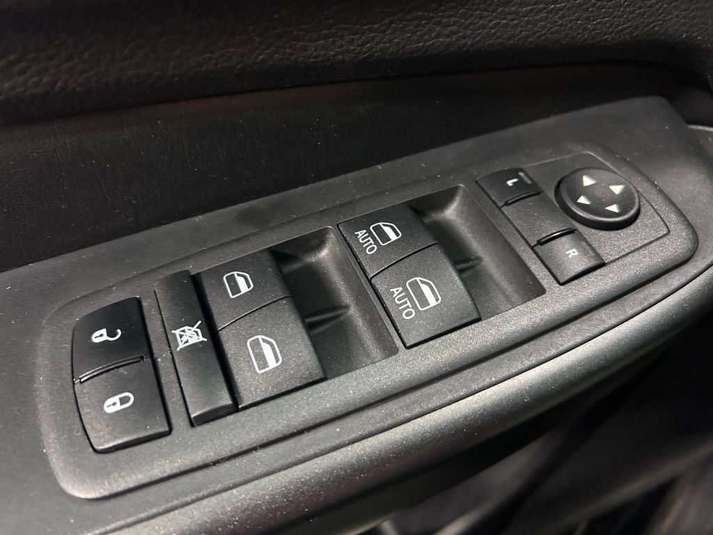 Used 2022 Jeep Cherokee Trailhawk w/ Premium Leather Package AWD/4WD image 6