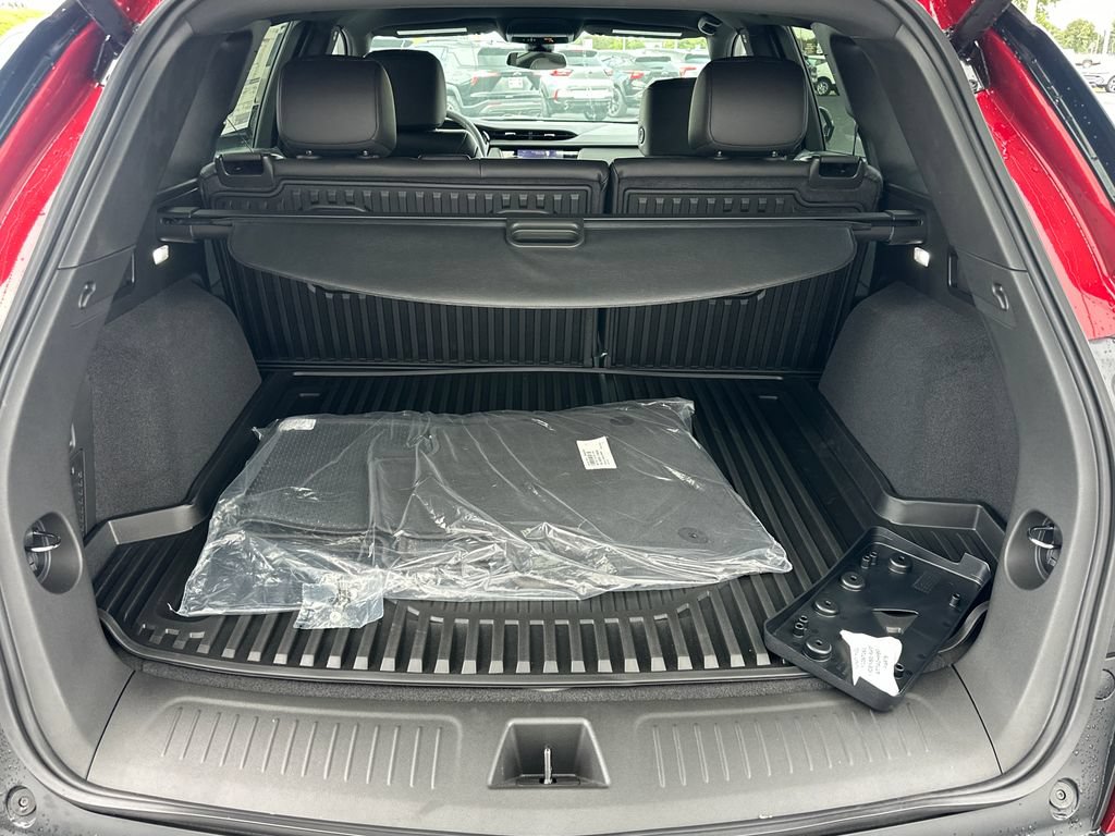 New 2026 Cadillac XT5 Luxury w/ LPO, ONYX Package AWD/4WD image 6