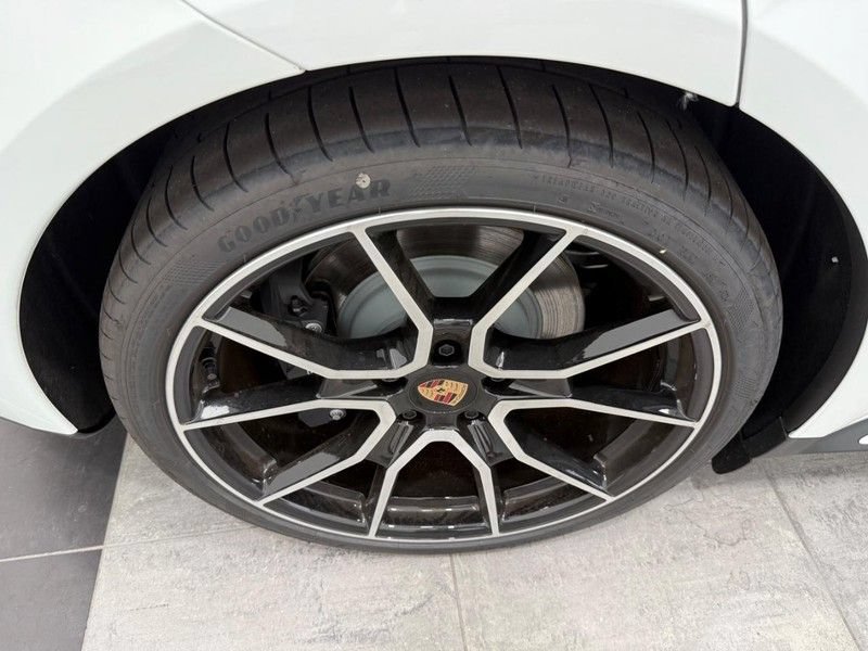 New 2025 Porsche Taycan AWD/4WD image 8