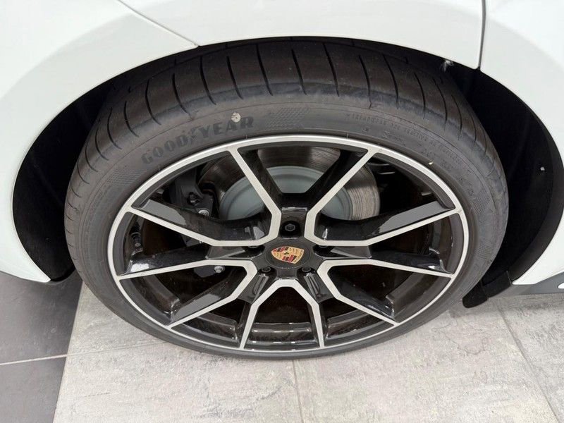 New 2025 Porsche Taycan AWD/4WD image 8