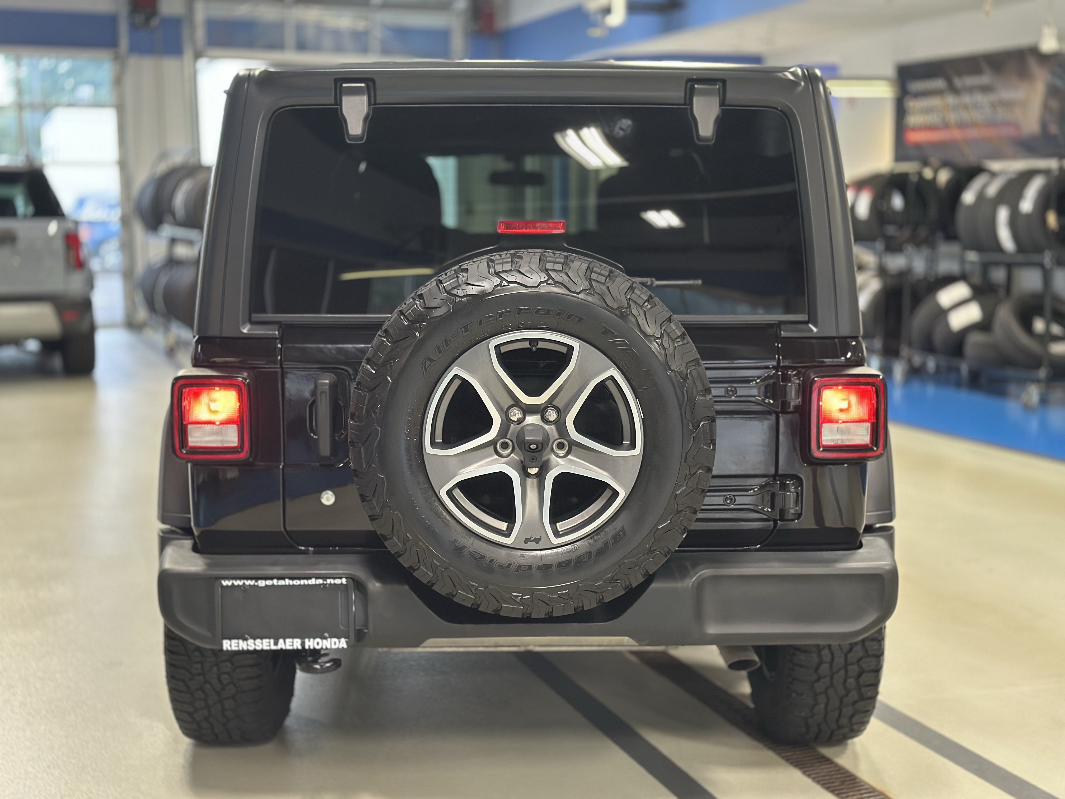 Used 2018 Jeep Wrangler Unlimited Sport S AWD/4WD image 6