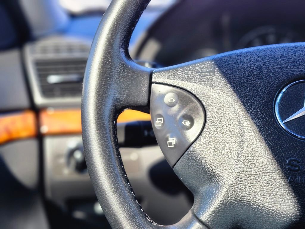 Used 2004 Mercedes-Benz E 500 4MATIC Sedan image 26