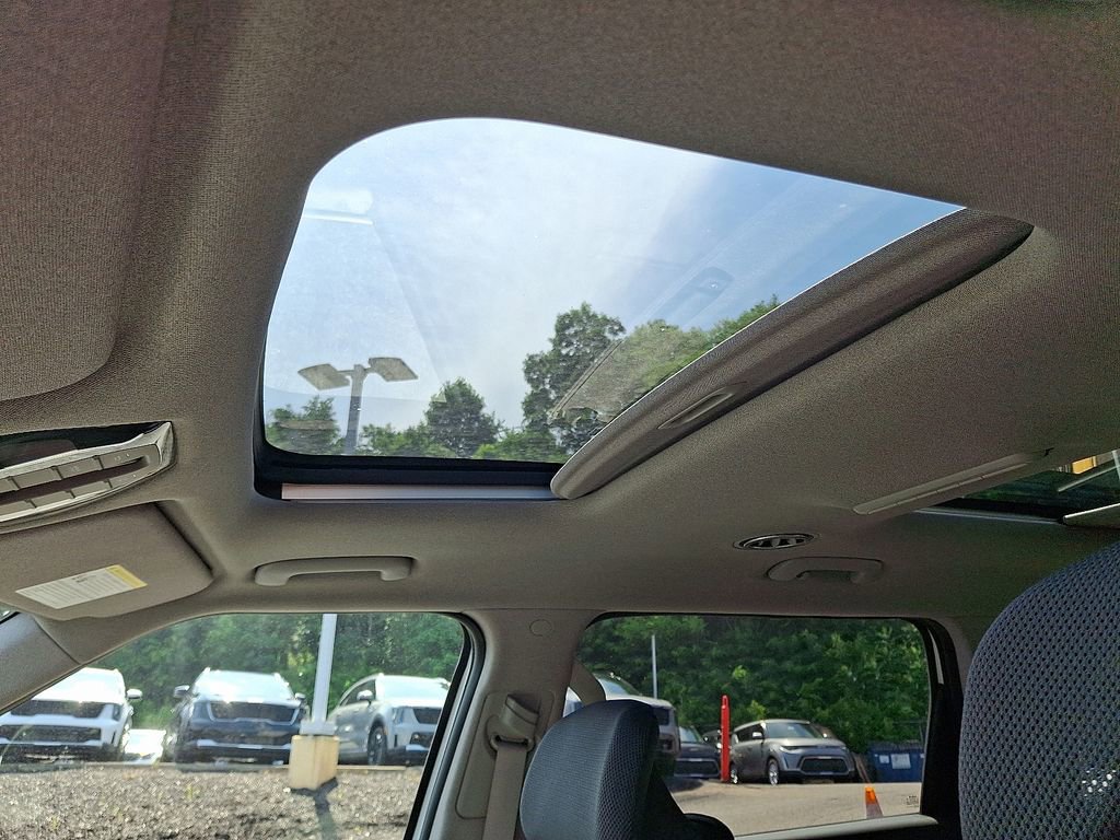 New 2026 Kia EV9 Wind image 14