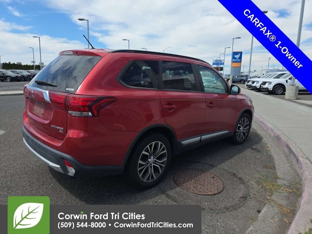 Used 2016 Mitsubishi Outlander SEL AWD/4WD image 11