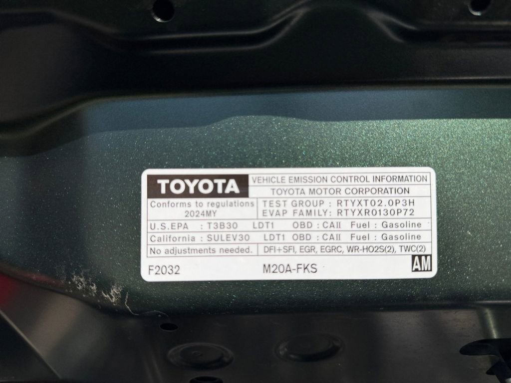 Used 2024 Toyota Corolla Cross XLE image 32