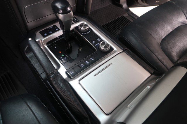 Used 2016 Toyota Land Cruiser AWD/4WD image 41