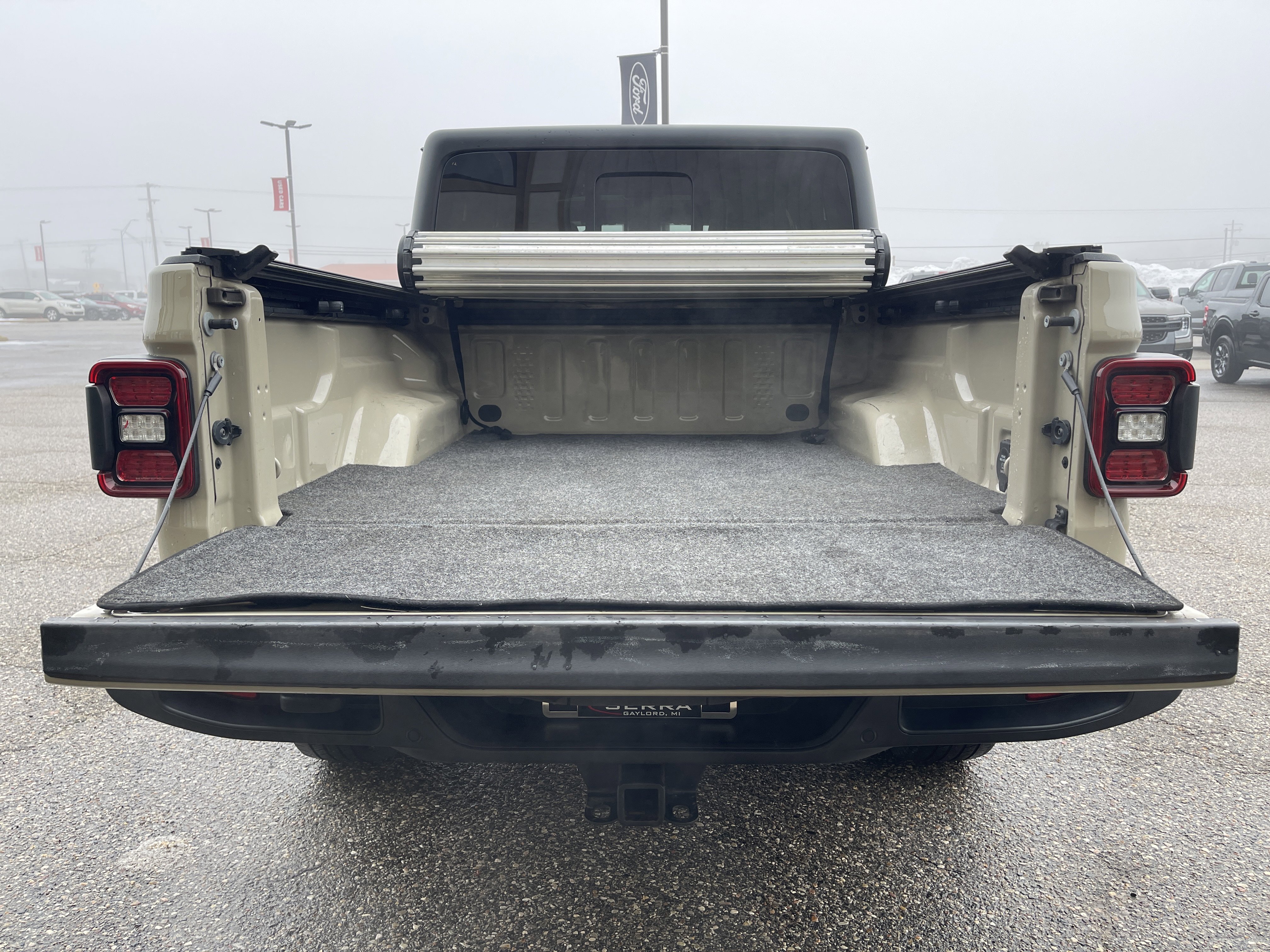 Used 2020 Jeep Gladiator Overland image 9