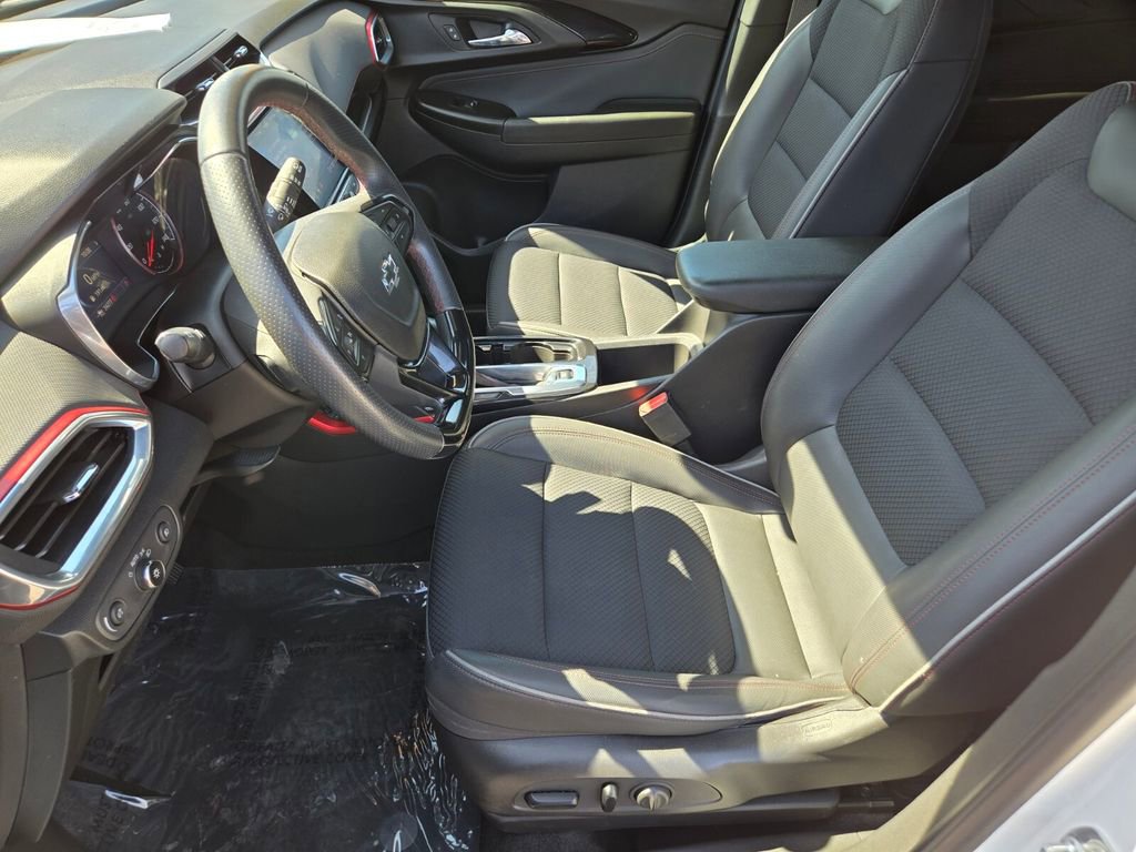 Used 2021 Chevrolet TrailBlazer RS w/ Technology Package FWD image 10