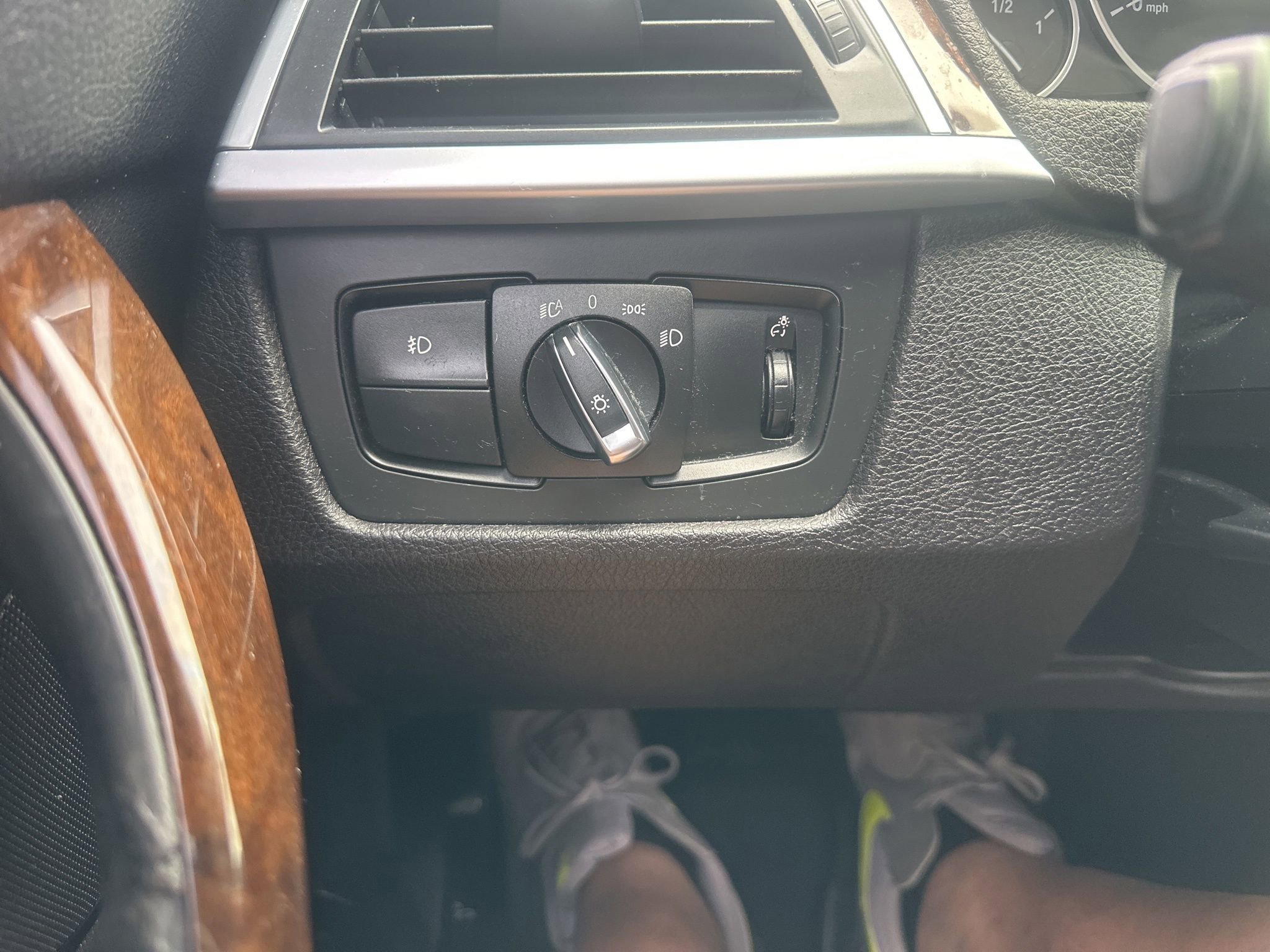 Used 2016 BMW 320i xDrive Sedan AWD/4WD image 22