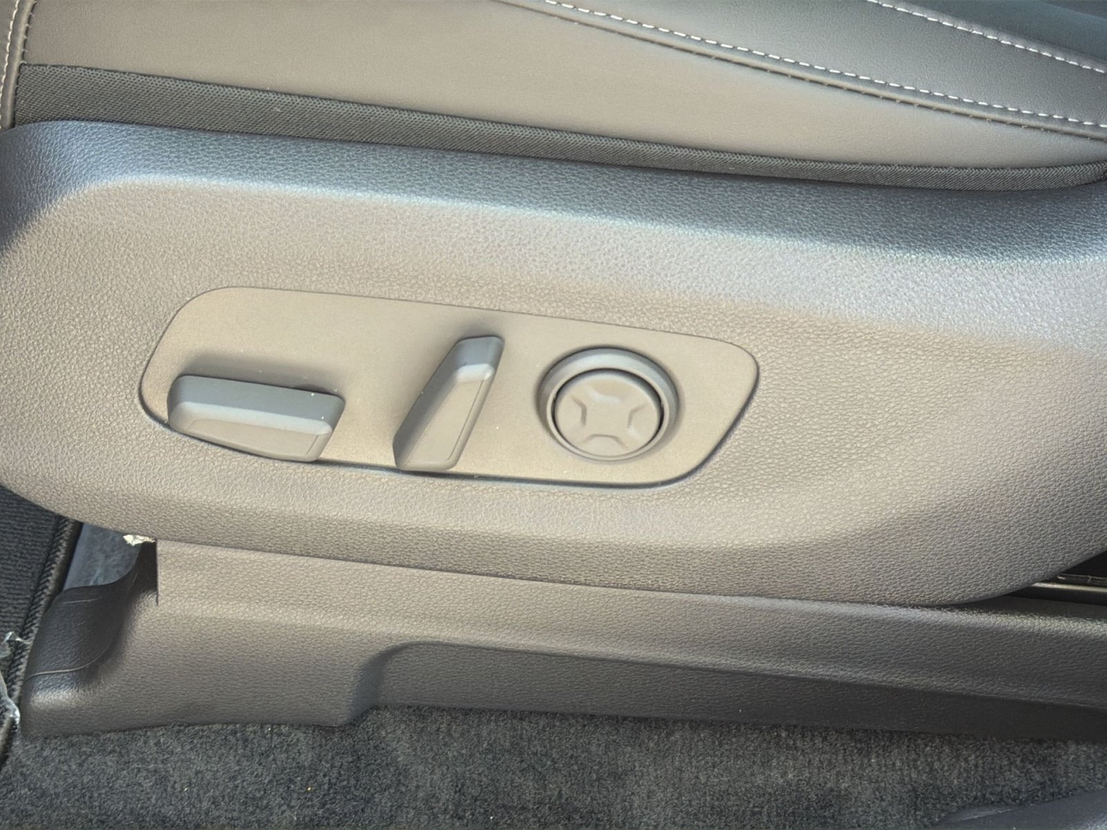 New 2026 Kia Carnival EX FWD image 28